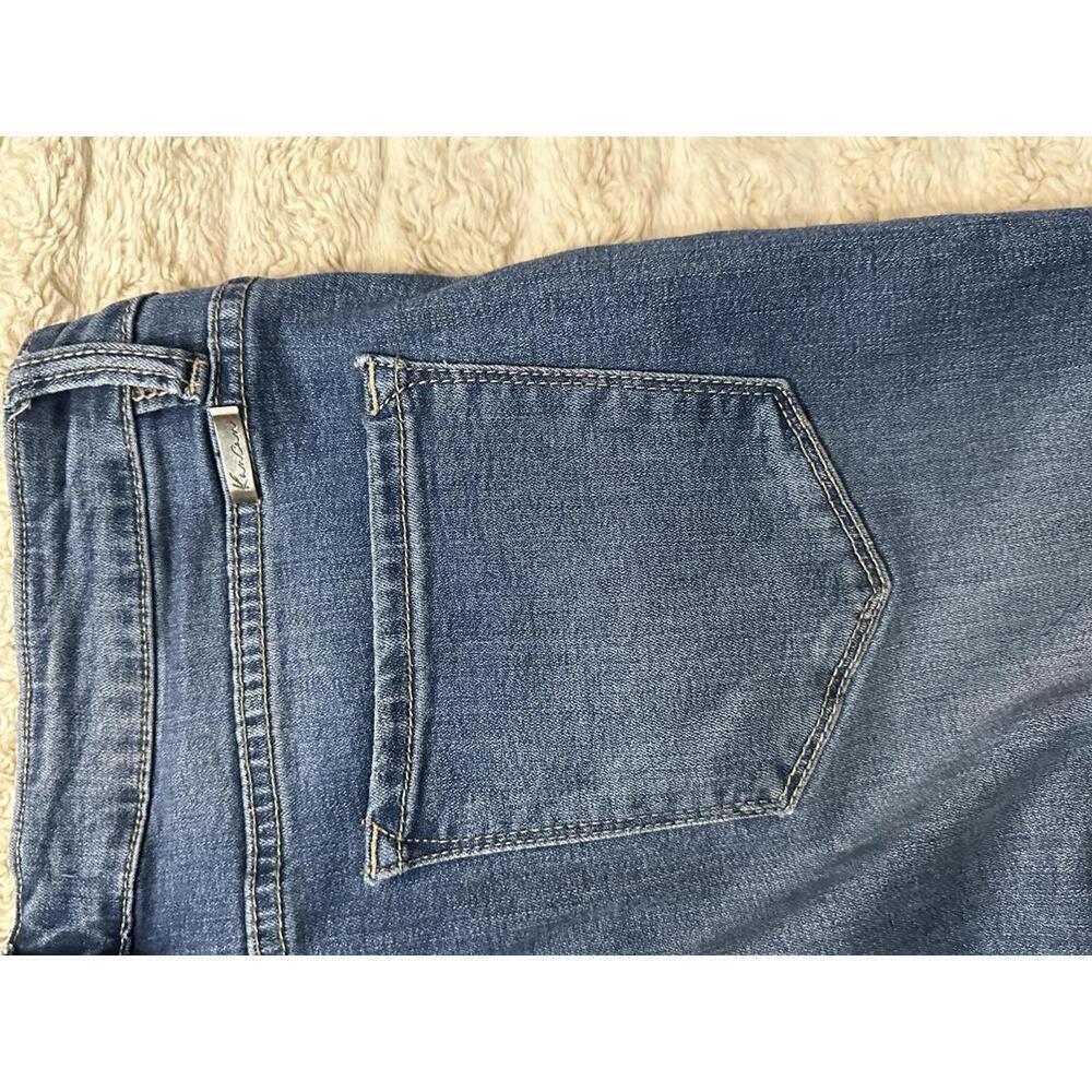 KanCan medium wash high-rise button fly cropped jeans Size 31 - Picture 10 of 11